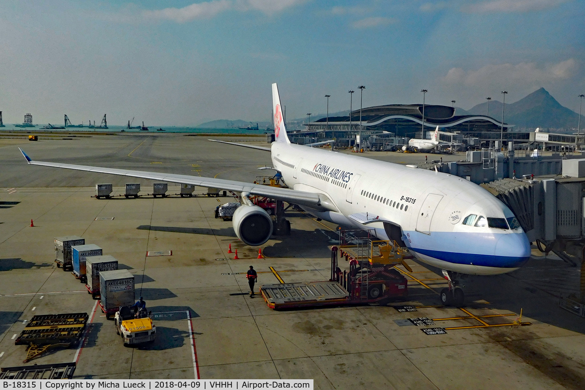 B-18315, 2007 Airbus A330-302 C/N 823, At Hong Kong