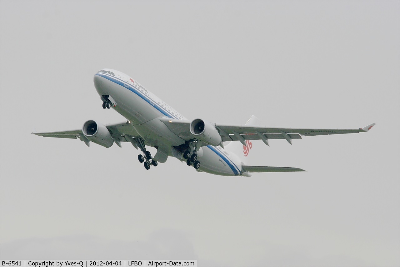 B-6541, 2012 Airbus A330-243 C/N 1304, Airbus A330-243, Take off Rwy 32L, Toulouse Blagnac Airport (LFBO-TLS)