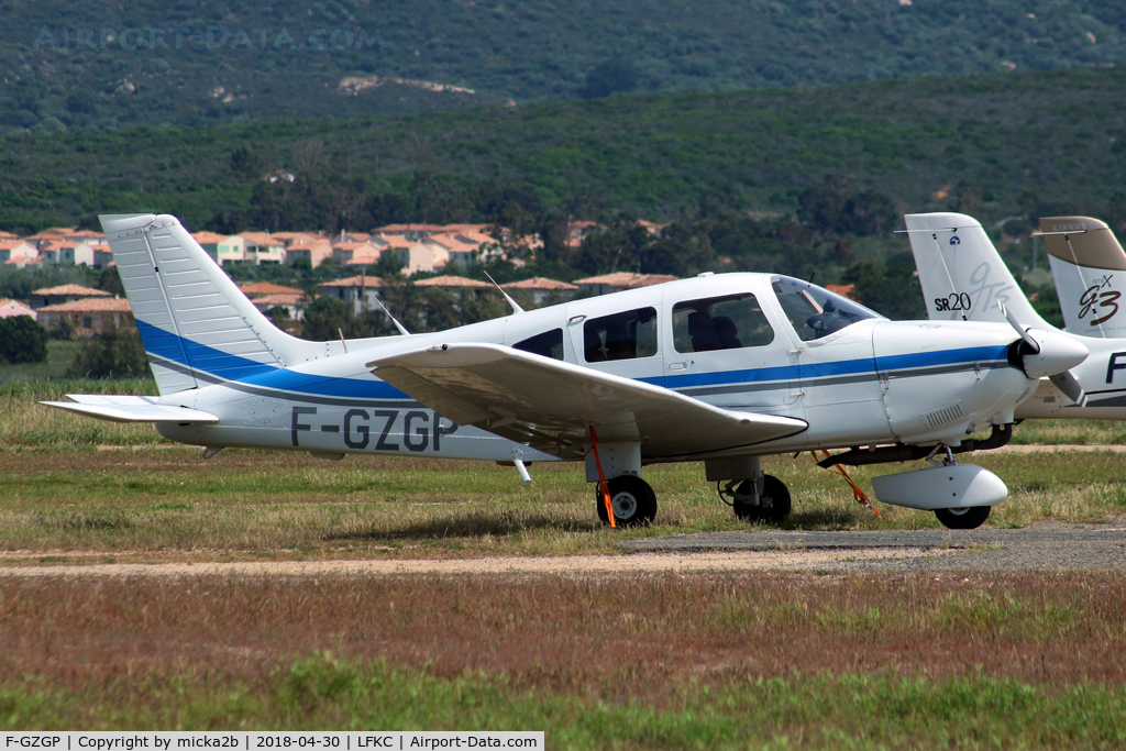 F-GZGP, Piper PA-28-181 Archer C/N 28-8290065, Parked