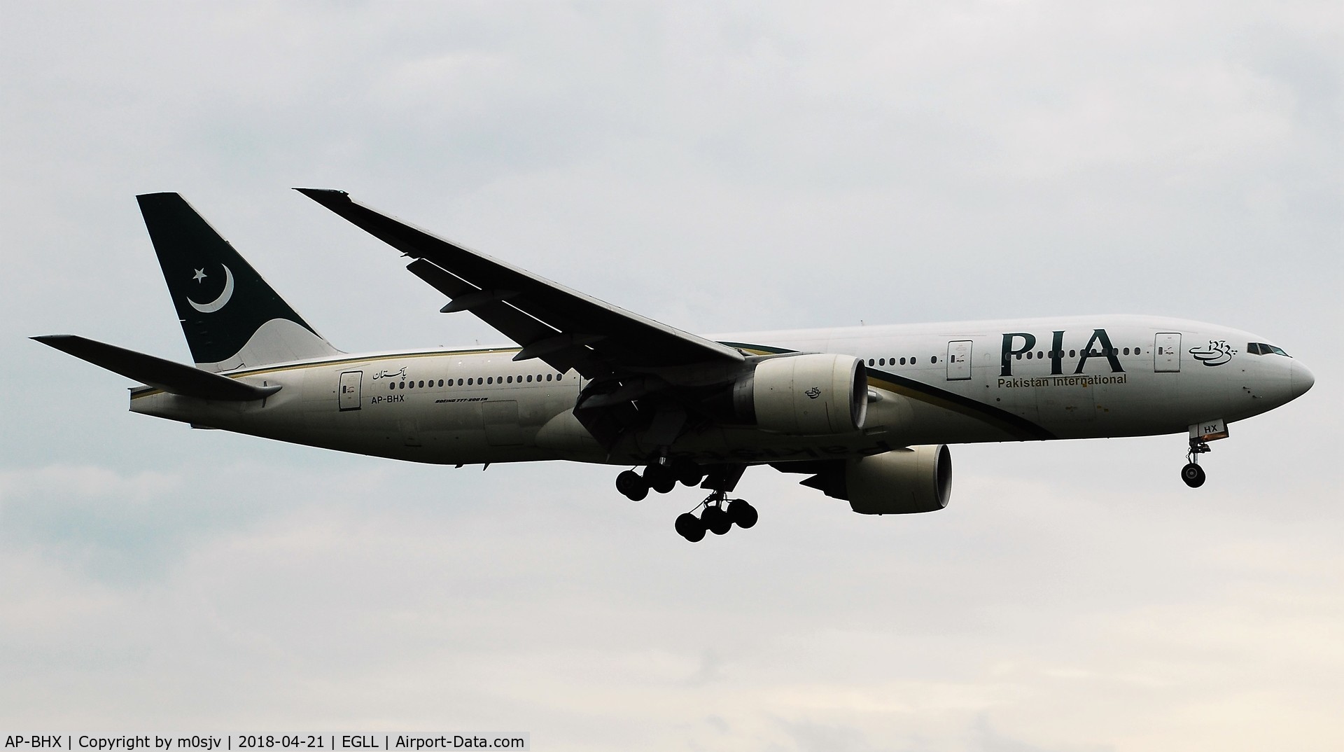 AP-BHX, 2007 Boeing 777-240/ER C/N 35296, Taken from the threshold of 29L