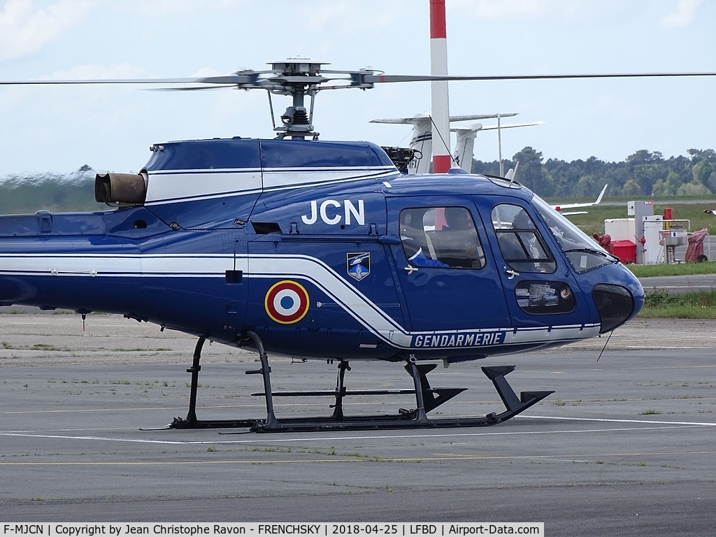 F-MJCN, Aerospatiale AS-350B Ecureuil C/N 2044, France Gendarmerie departure