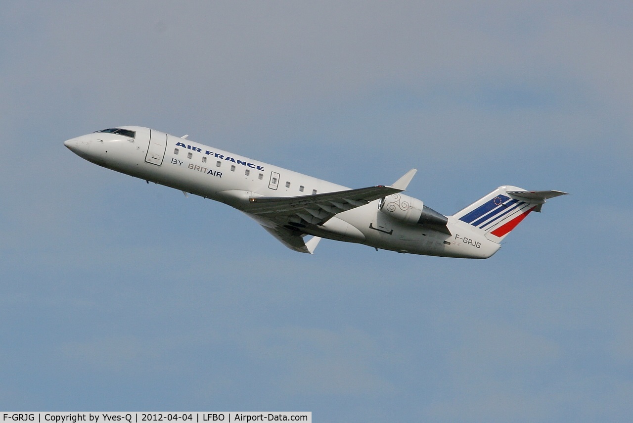 F-GRJG, 1996 Canadair CRJ-100ER (CL-600-2B19) C/N 7143, Canadair CRJ-100ER, Take off rwy 32L, Toulouse-Blagnac airport (LFBO-TLS)