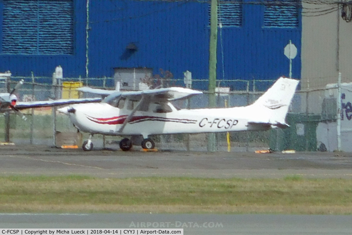 C-FCSP, 1998 Cessna 172S C/N 172S8072, At Victoria