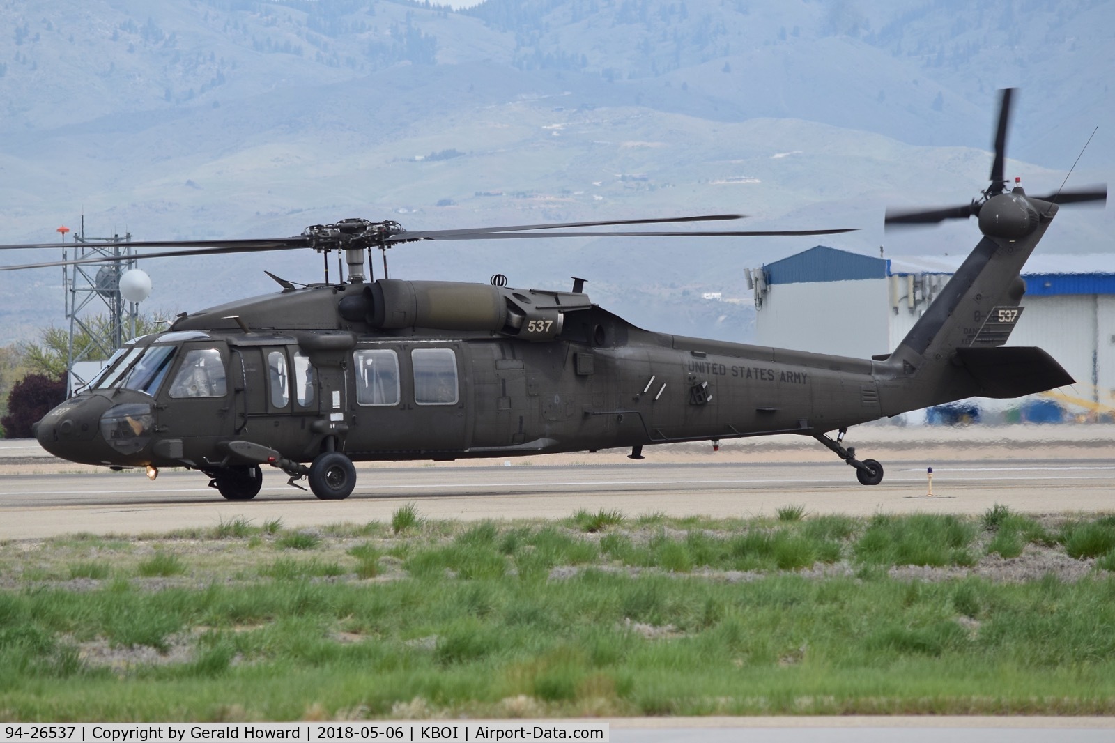 94-26537, 1994 Sikorsky UH-60L Black Hawk C/N 70.2054, Taxiing on RWY 28L.  1-183rd AVN BN, Idaho Army National Guard.