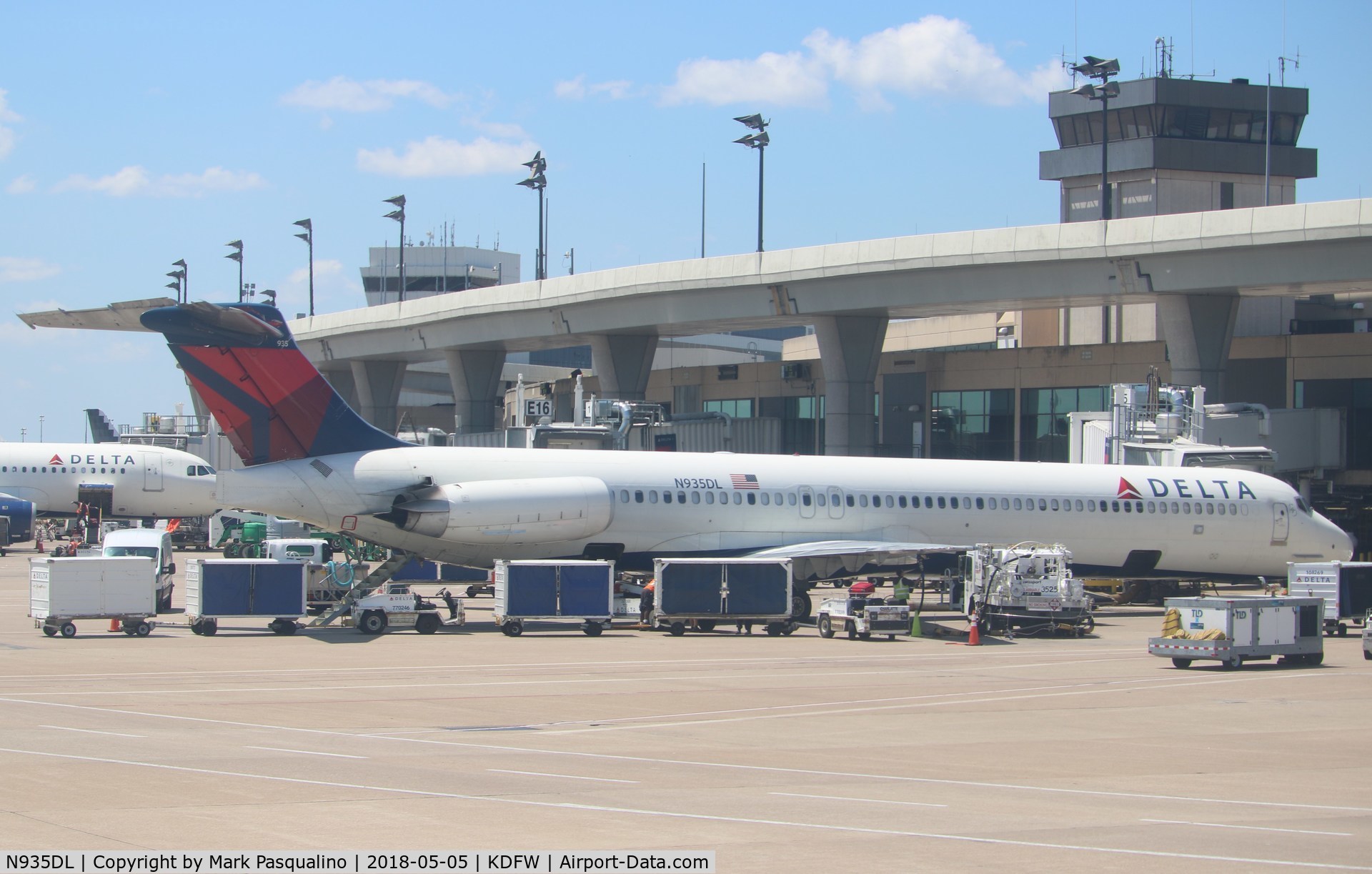 N935DL, 1989 McDonnell Douglas MD-88 C/N 49722, MD-88