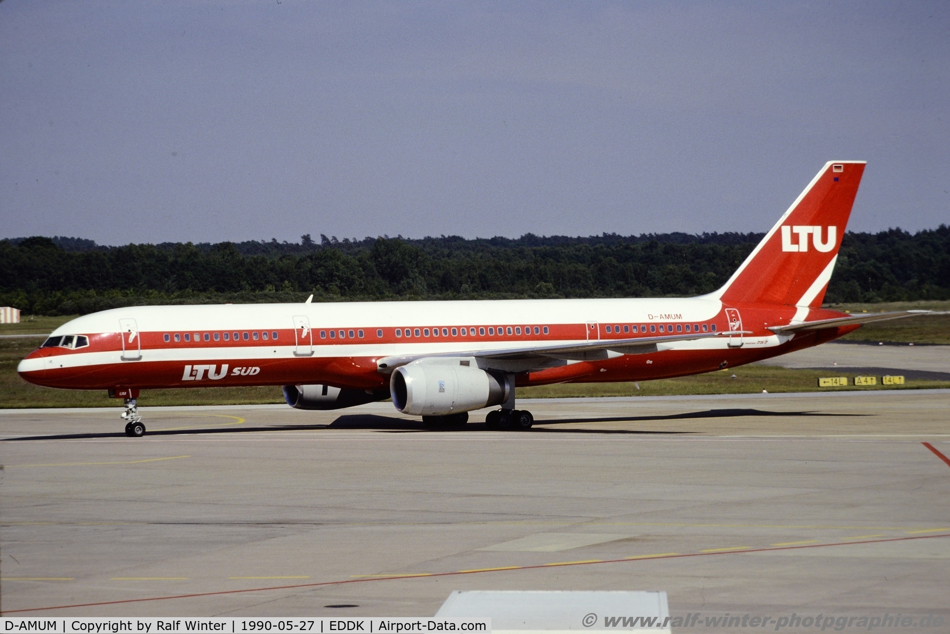 D-AMUM, 1989 Boeing 757-2G5 C/N 24451, Boeing 757-2G5 - LT LTU Süd International Airways - 24451 - D-AMUM - 27.05.1990 - CGN