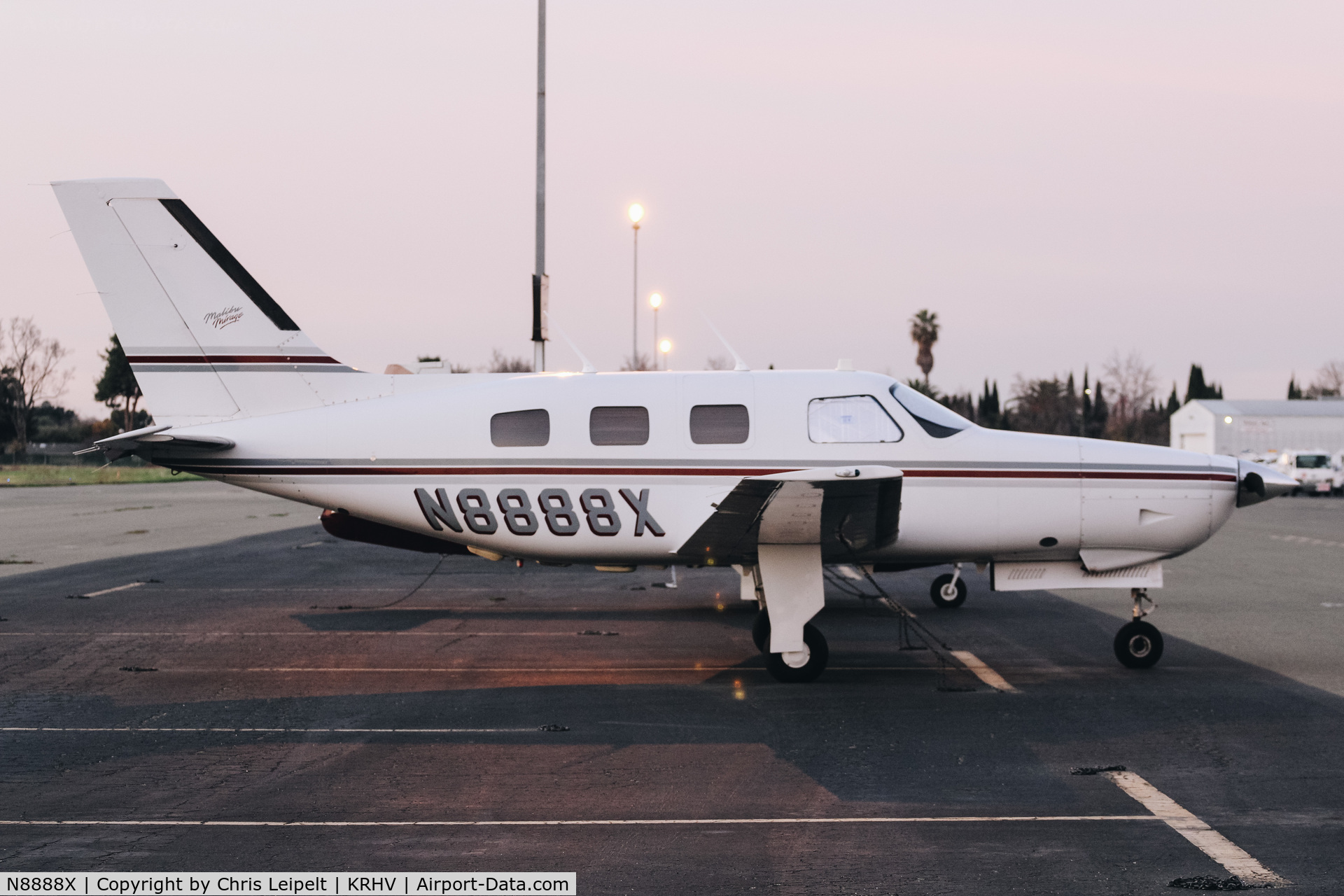 N8888X, 1989 Piper PA-46-350P Malibu Mirage C/N 4622078, 1989 Piper PA-46-350P Malibu visiting at Reid Hillview Airport, San Jose, CA. Repositioned to Houston, TX in January 2018.