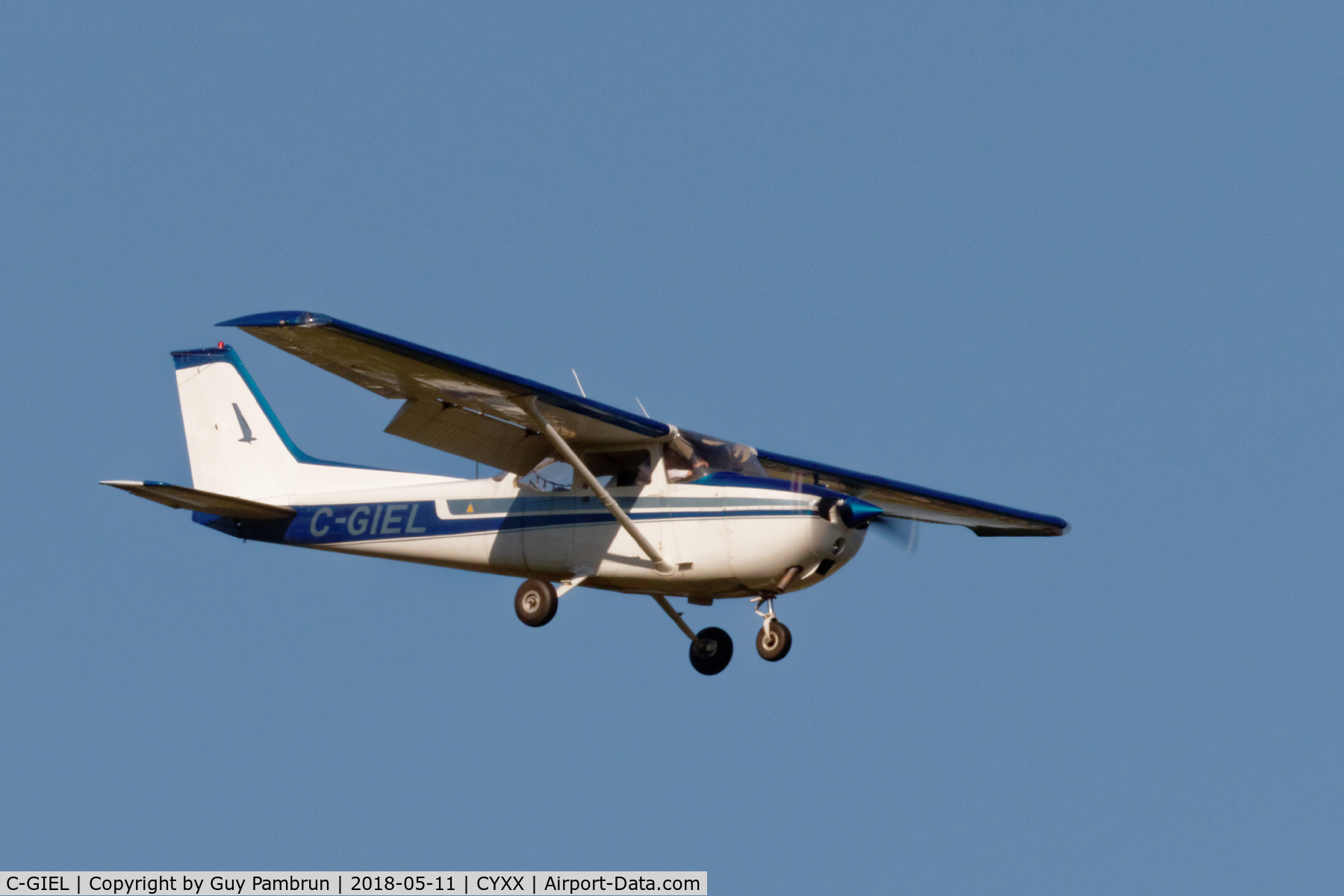 C-GIEL, 1973 Cessna 172M C/N 17262366, Landing
