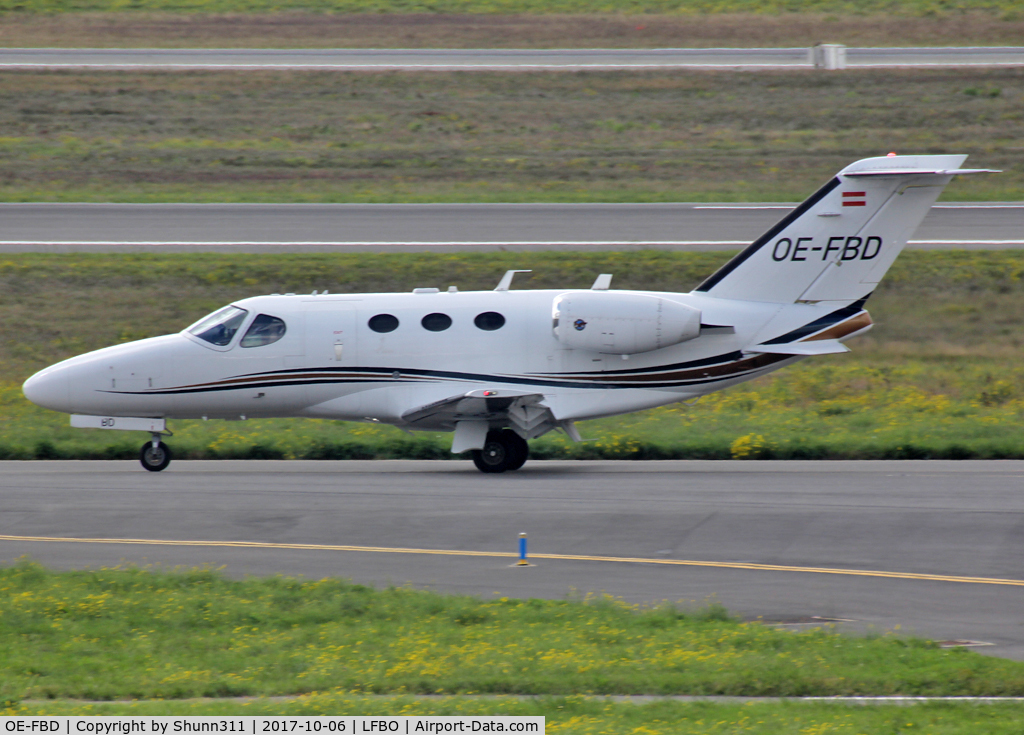 OE-FBD, 2010 Cessna 510 Citation Mustang Citation Mustang C/N 510-0303, Taxiing to the General Aviation area...