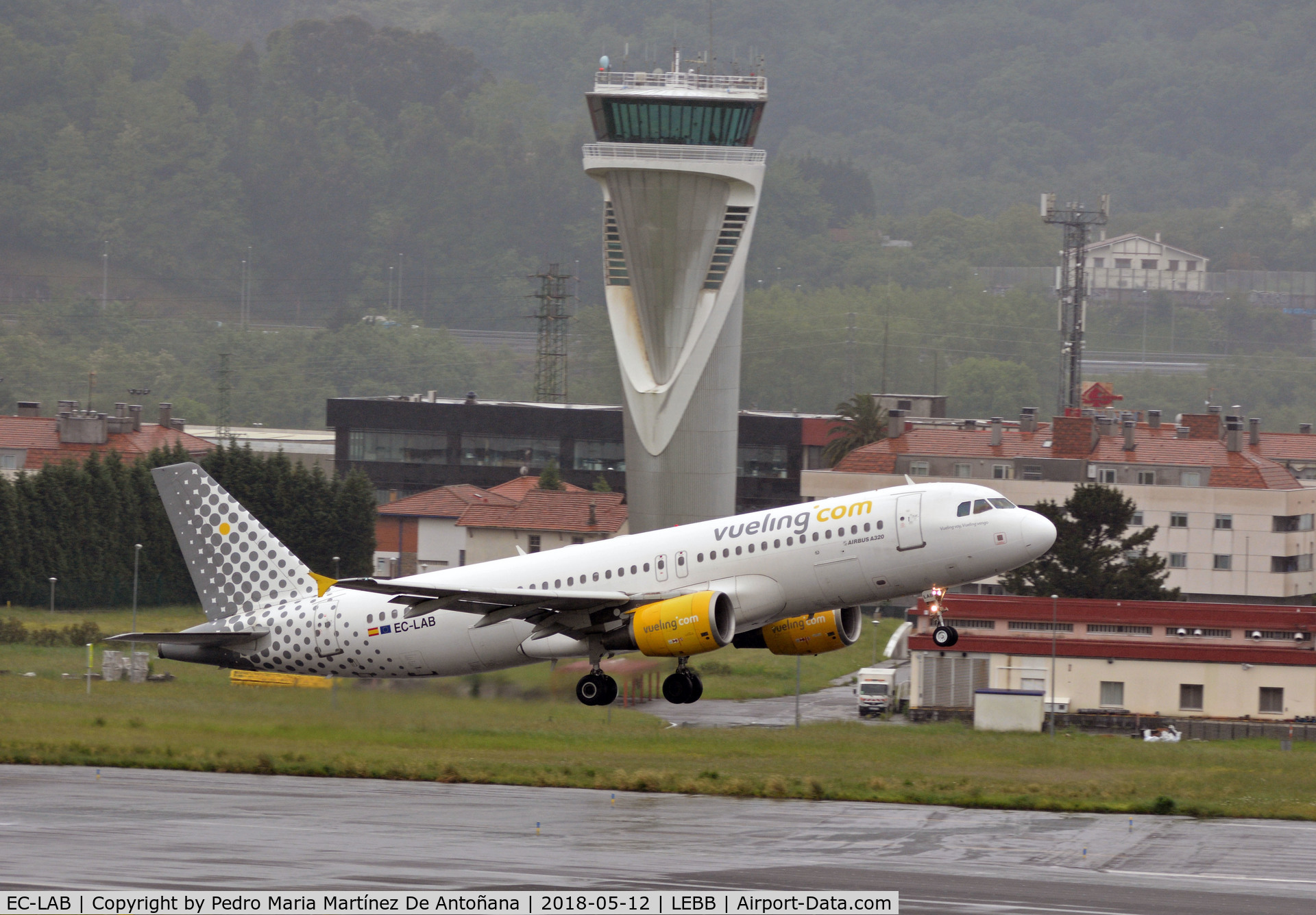 EC-LAB, 2006 Airbus A320-214 C/N 2761, Loiu - Bilbao - Euskadi - España