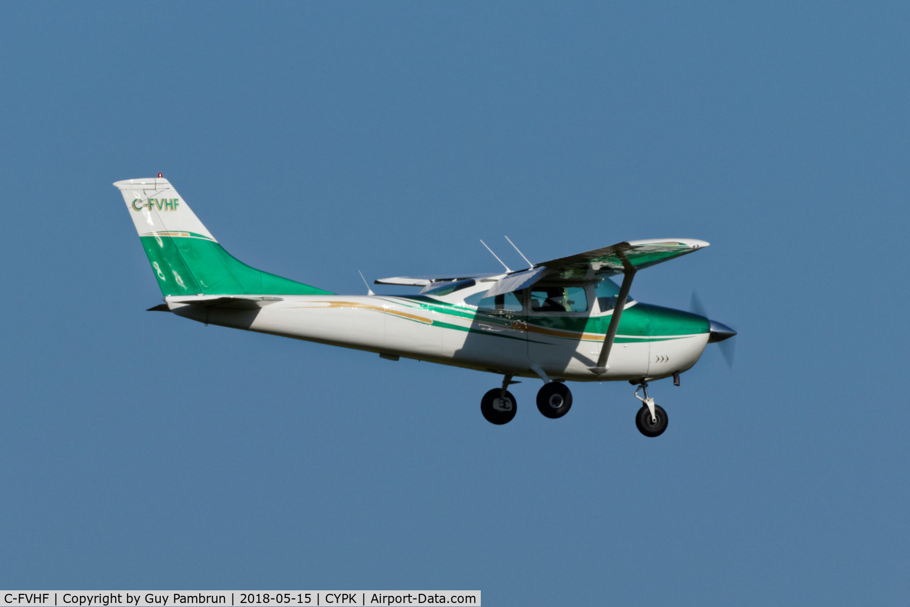 C-FVHF, 1968 Cessna 182L Skylane C/N 18259212, Landing