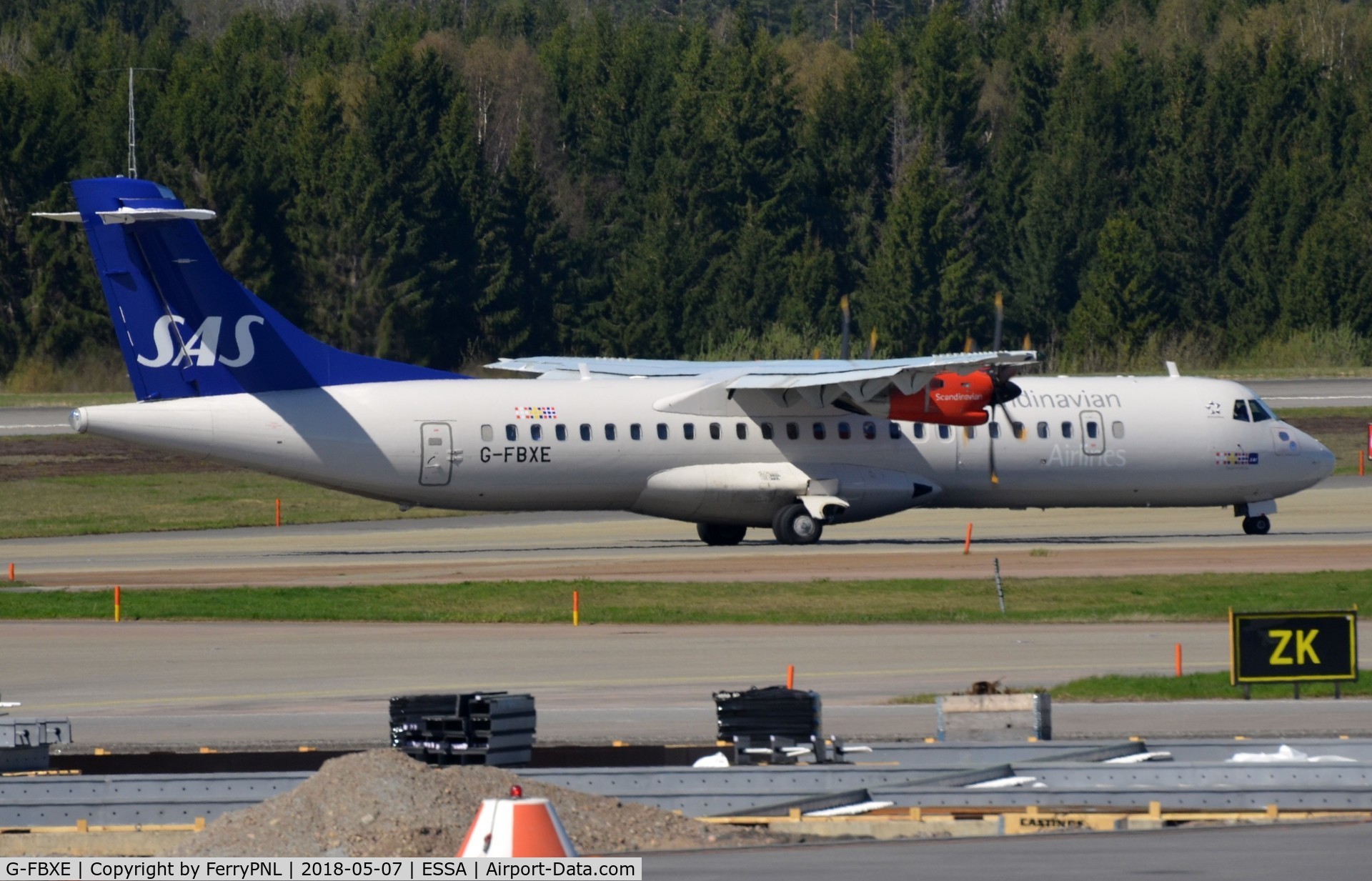 G-FBXE, 2016 ATR 72-212A C/N 1322, SAS ATR72 taxying out for departure