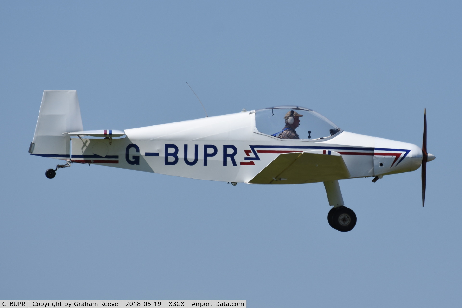 G-BUPR, 1995 Jodel D-18 C/N PFA 169-11289, Landing at Northrepps.