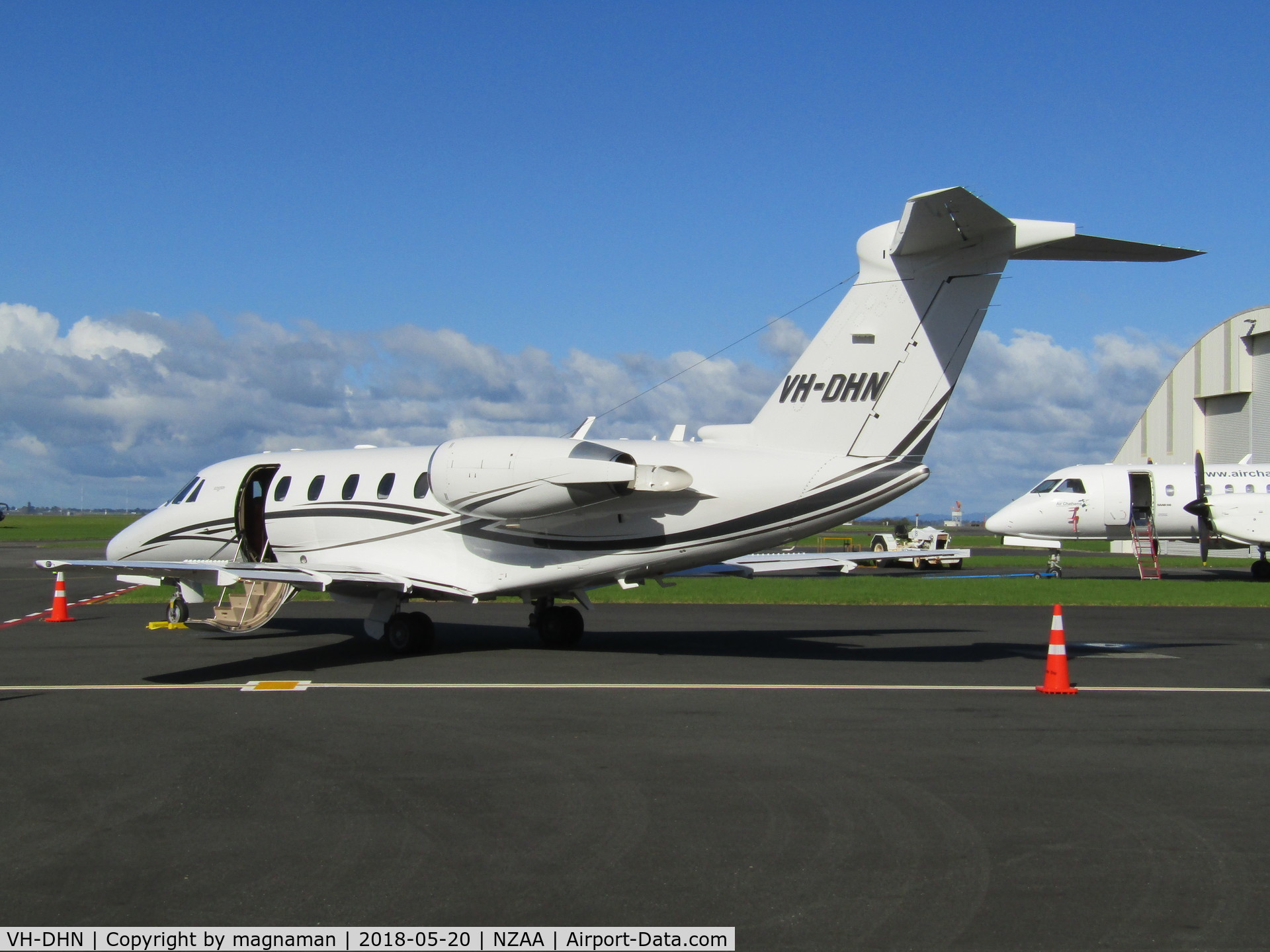 VH-DHN, 1993 Cessna 650 Citation VII C/N 650-7011, GETTING READY TO LEAVE