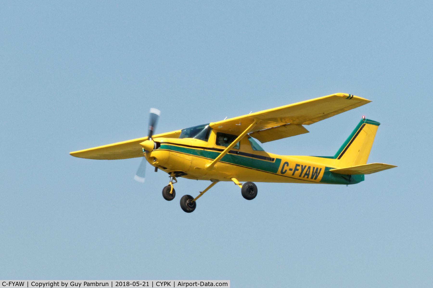 C-FYAW, 1978 Cessna 152 C/N 15281686, Landing
