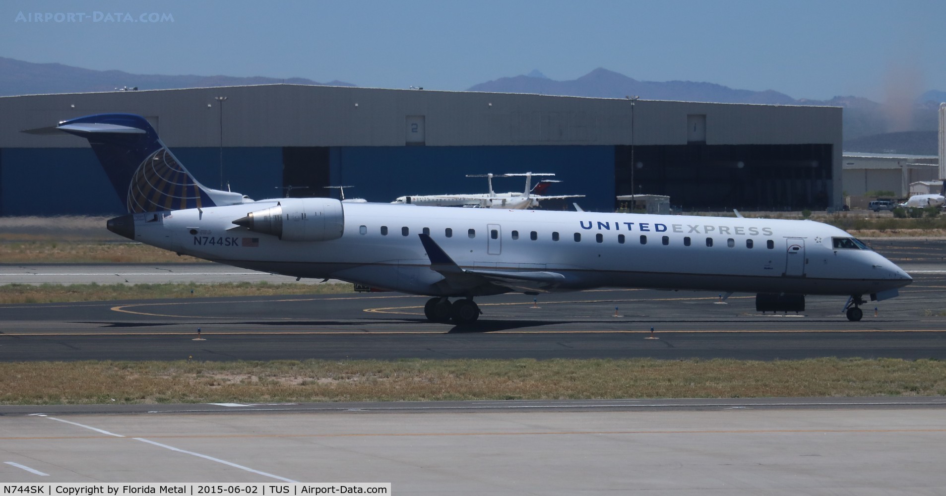 N744SK, 2005 Bombardier CRJ-701 (CL-600-2C10) Regional Jet C/N 10200, United Express