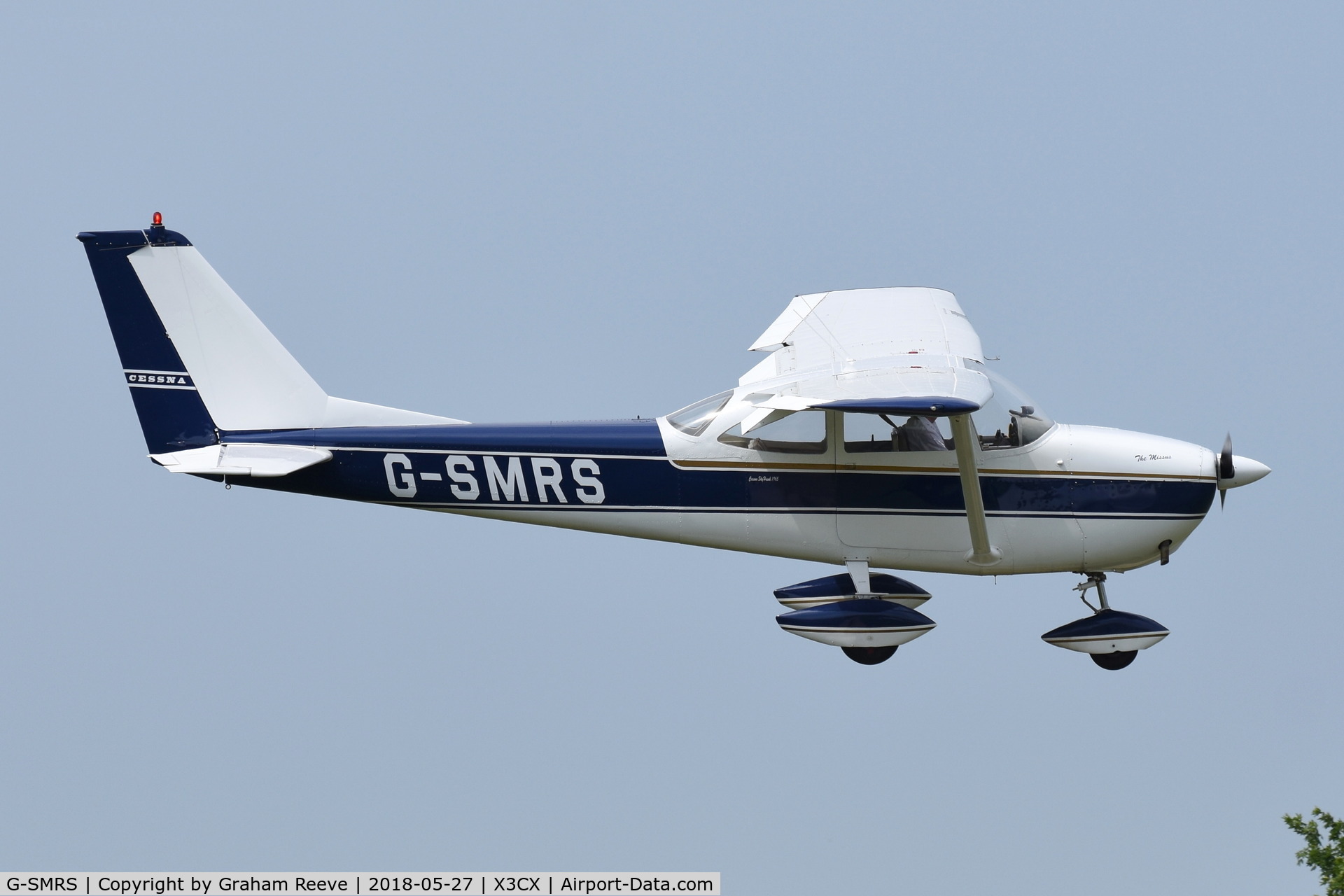 G-SMRS, 1965 Cessna 172F C/N 172-52558, Landing at Northrepps.