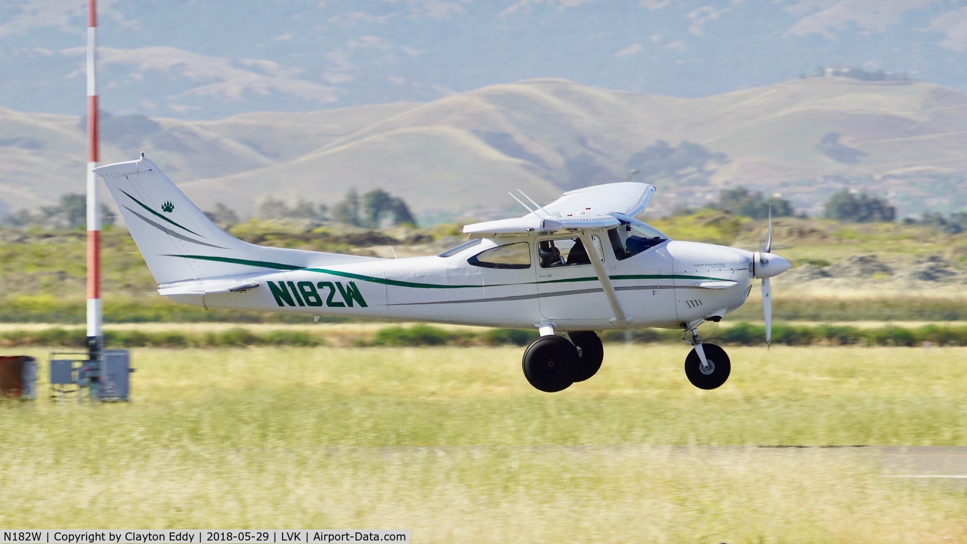 N182W, 1979 Cessna 182Q Skylane C/N 18266944, Livermore Airport California 2018.