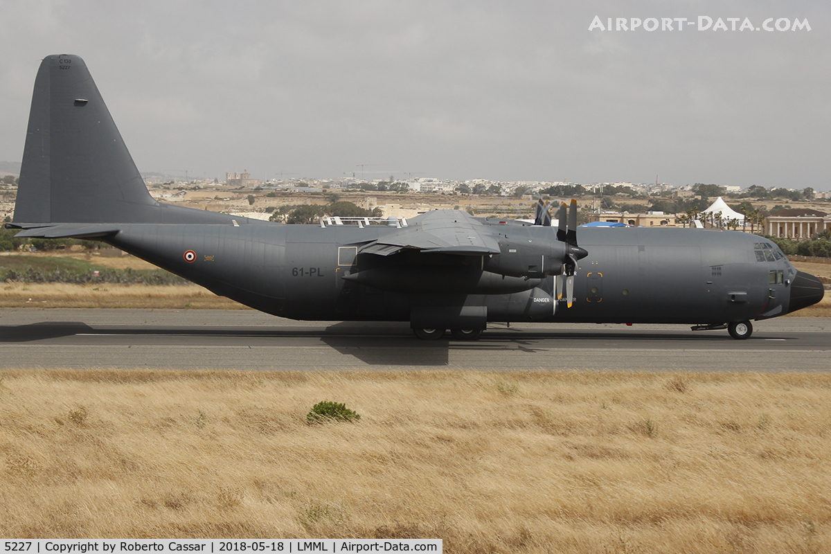 5227, Lockheed C-130H Hercules C/N 382-5227, Runway 05