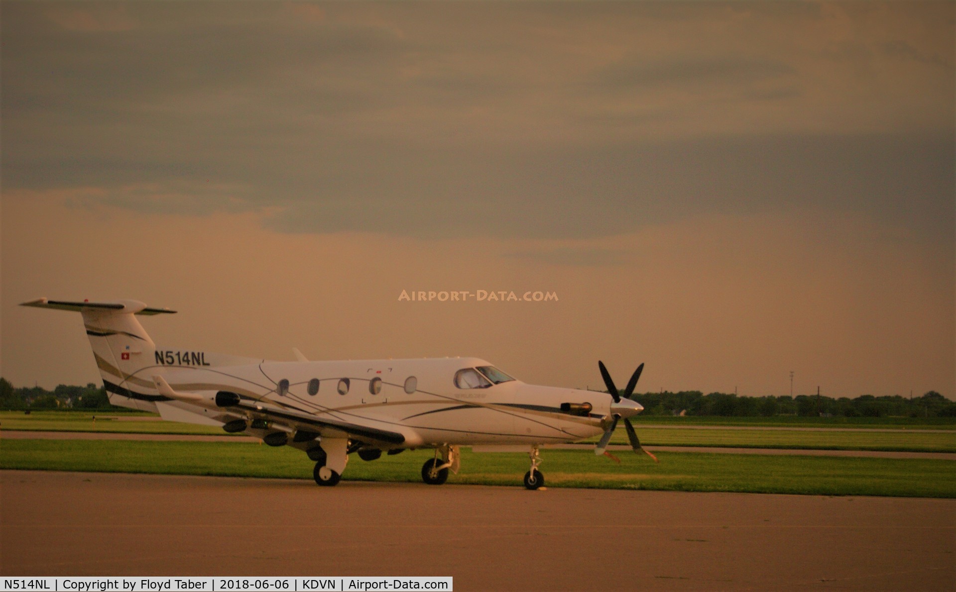 N514NL, 2002 Pilatus PC-12/45 C/N 457, On the ramp for an evening visit