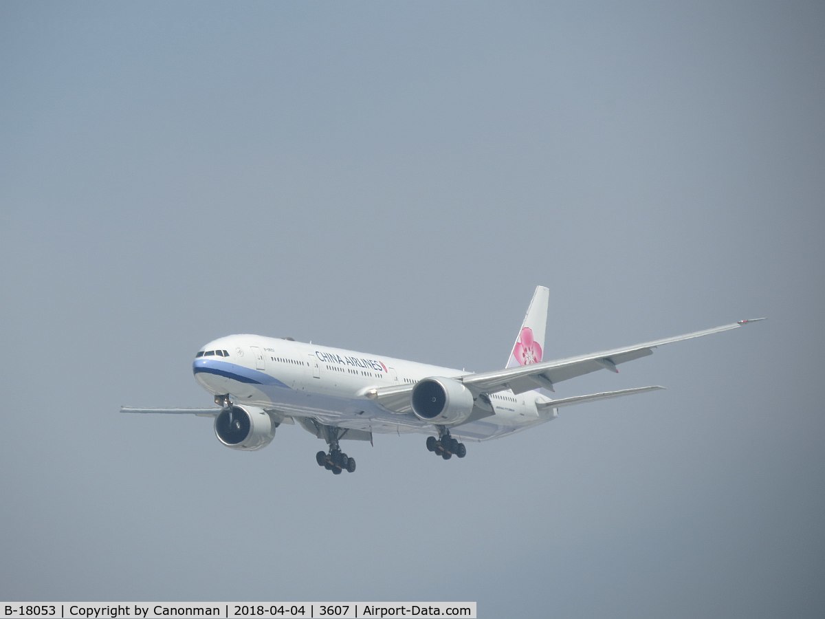 B-18053, 2015 Boeing 777-36N/ER C/N 41845, Landing