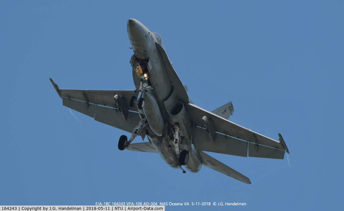 164243, McDonnell Douglas F/A-18C Hornet C/N 1006/C227, Over head at Oceana.