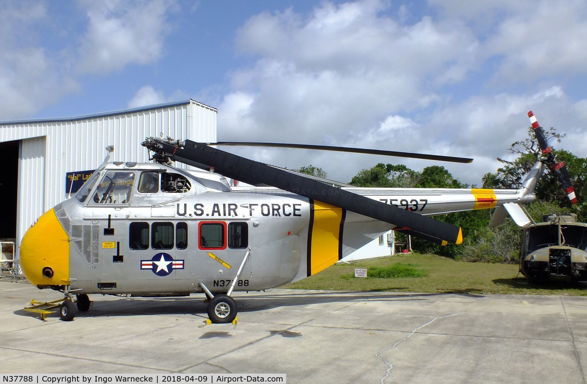 N37788, 1957 Sikorsky UH-19D Chickasaw C/N 57-5937, Sikorsky UH-19D Chickasaw at the VAC Warbird Museum, Titusville FL