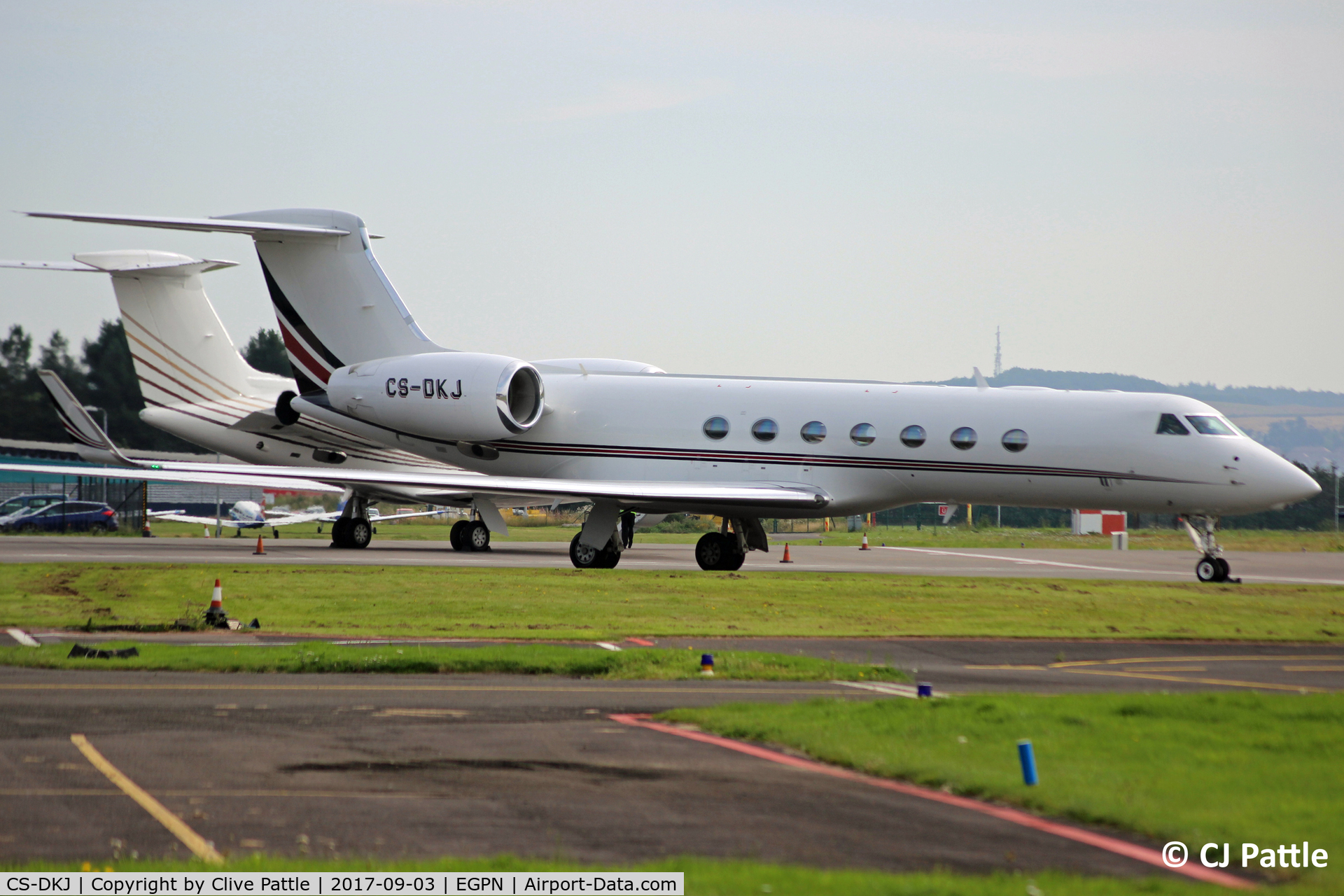 CS-DKJ, 2008 Gulfstream Aerospace V-SP G550 C/N 5174, On the apron at Dundee