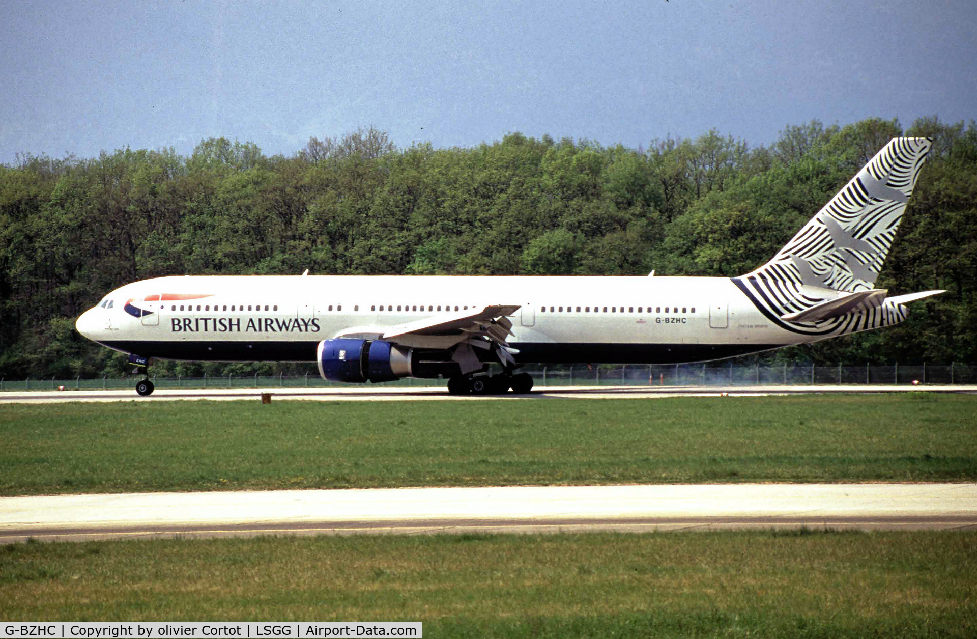 G-BZHC, 1998 Boeing 767-336 C/N 29232, Geneve airport in 2003
