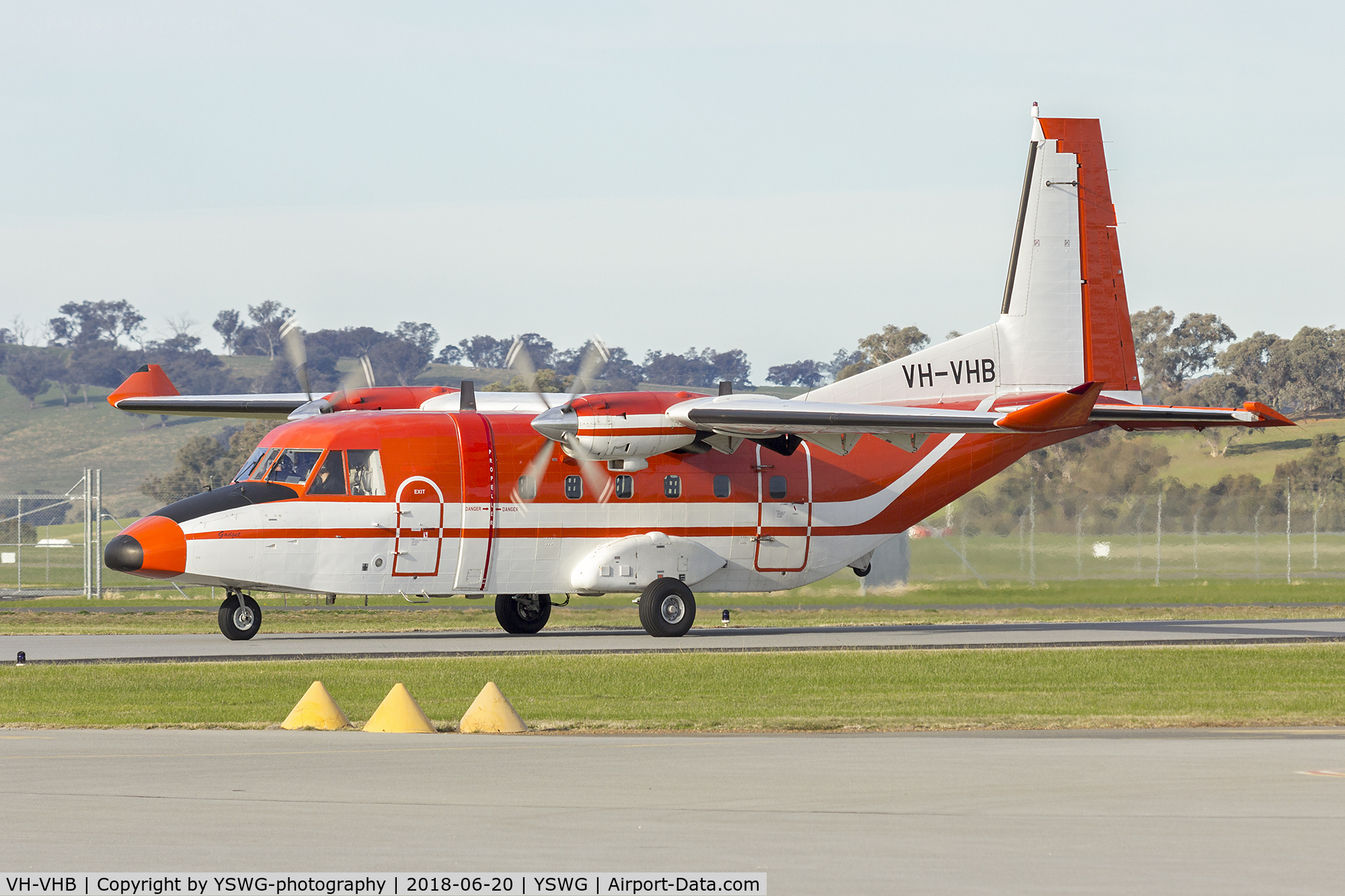 VH-VHB, 2004 CASA C-212-EE Aviocar C/N 475, Skytraders (VH-VHB) CASA C-212-400 Aviocar at Wagga Wagga Airport