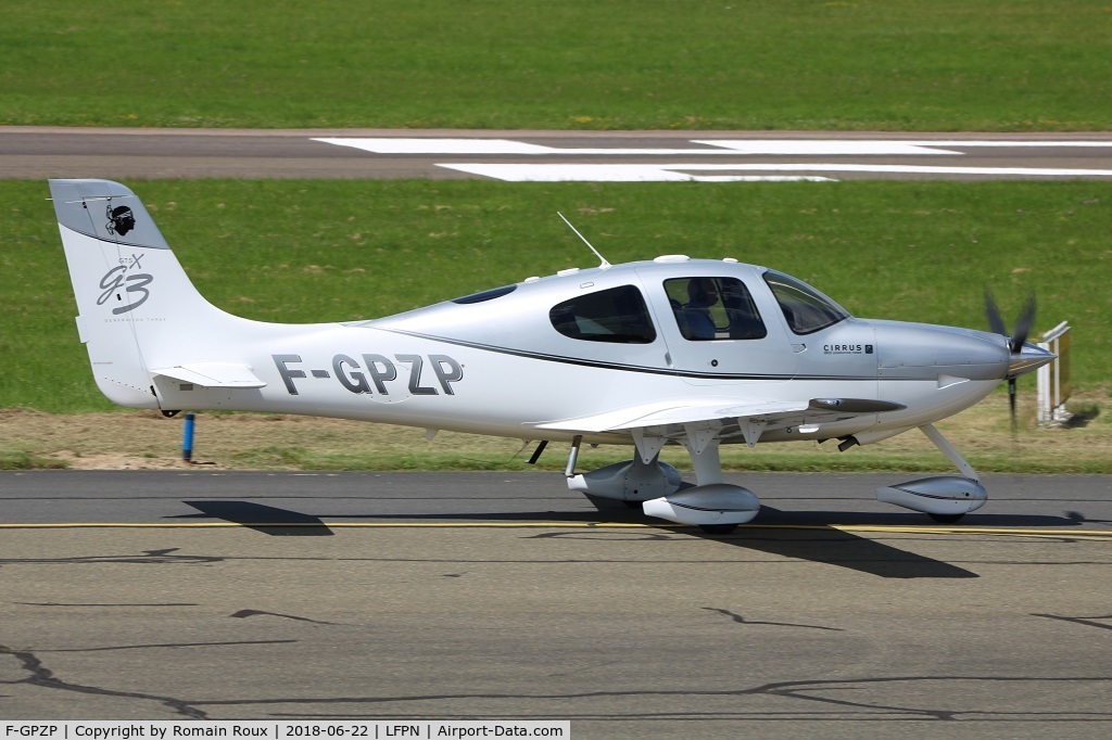 F-GPZP, 2008 Cirrus SR22 G3 C/N 2811, Taxiing