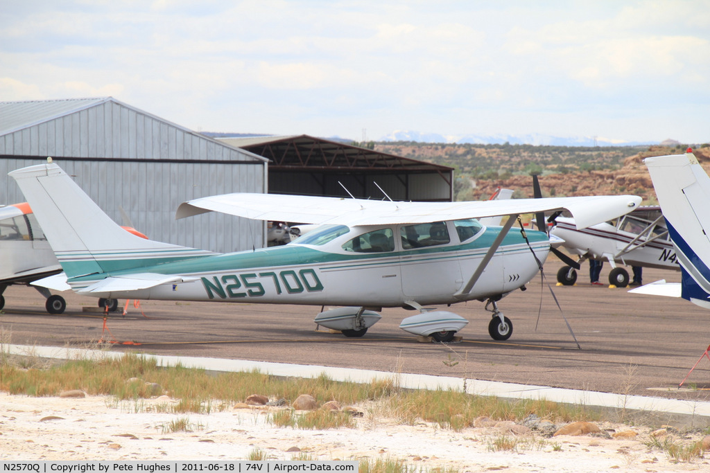N2570Q, 1966 Cessna 182K Skylane C/N 18257770, N2570Q Cessna 182 at Roosevelt, Utah