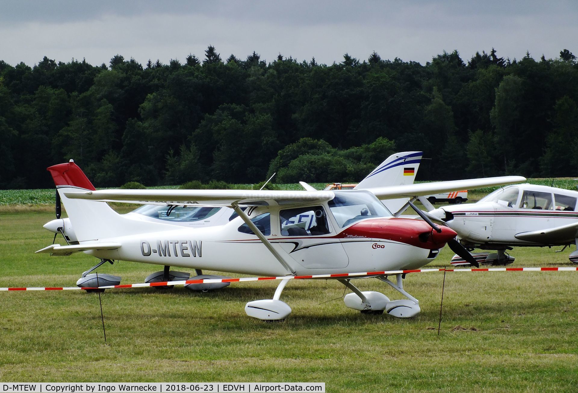 D-MTEW, AirLony Skylane C100 C/N unknown_D-mtew, AirLony Skylane C100 at Hodenhagen airfield
