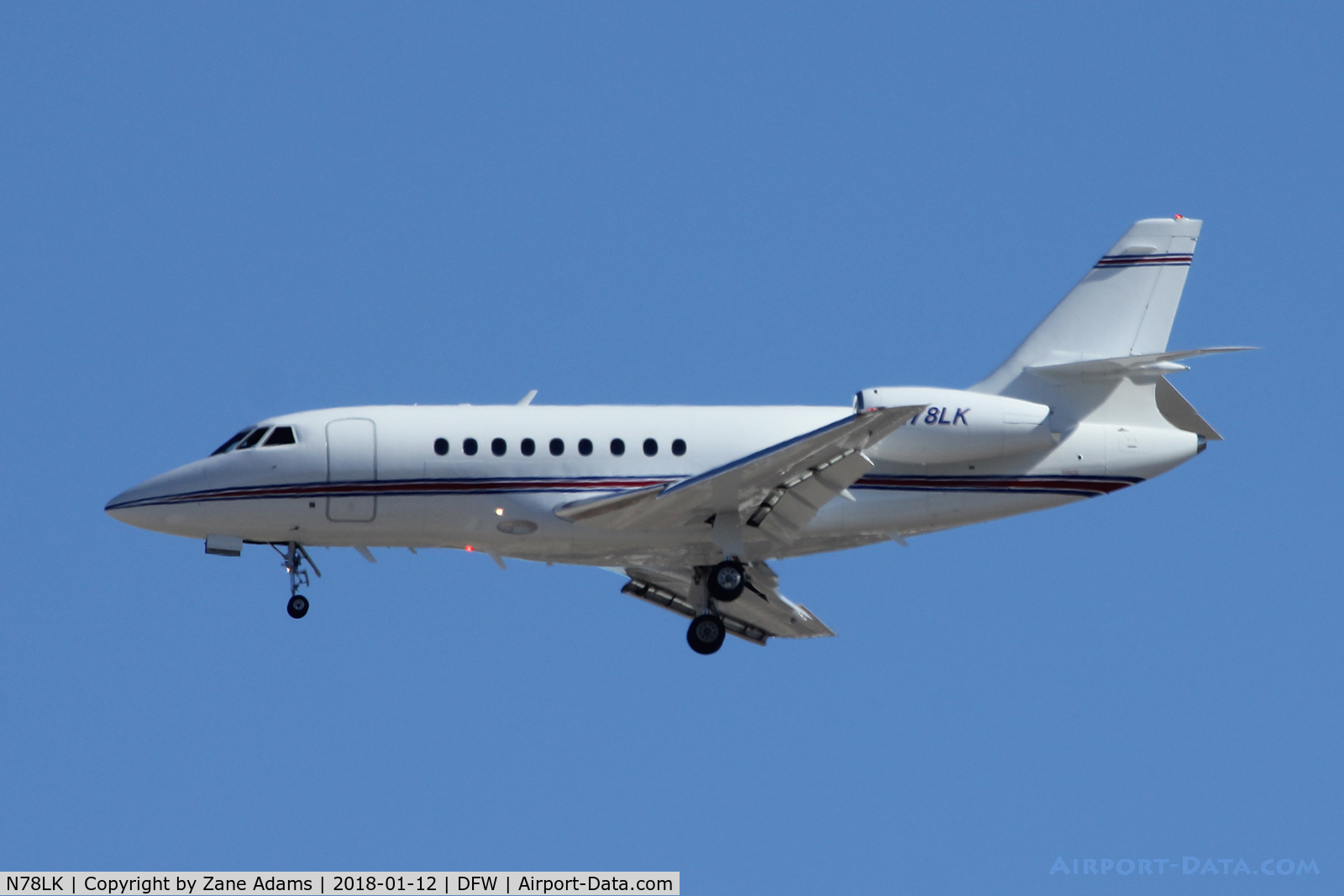 N78LK, 2000 Dassault Falcon 2000 C/N 106, Landing at DFW Airport