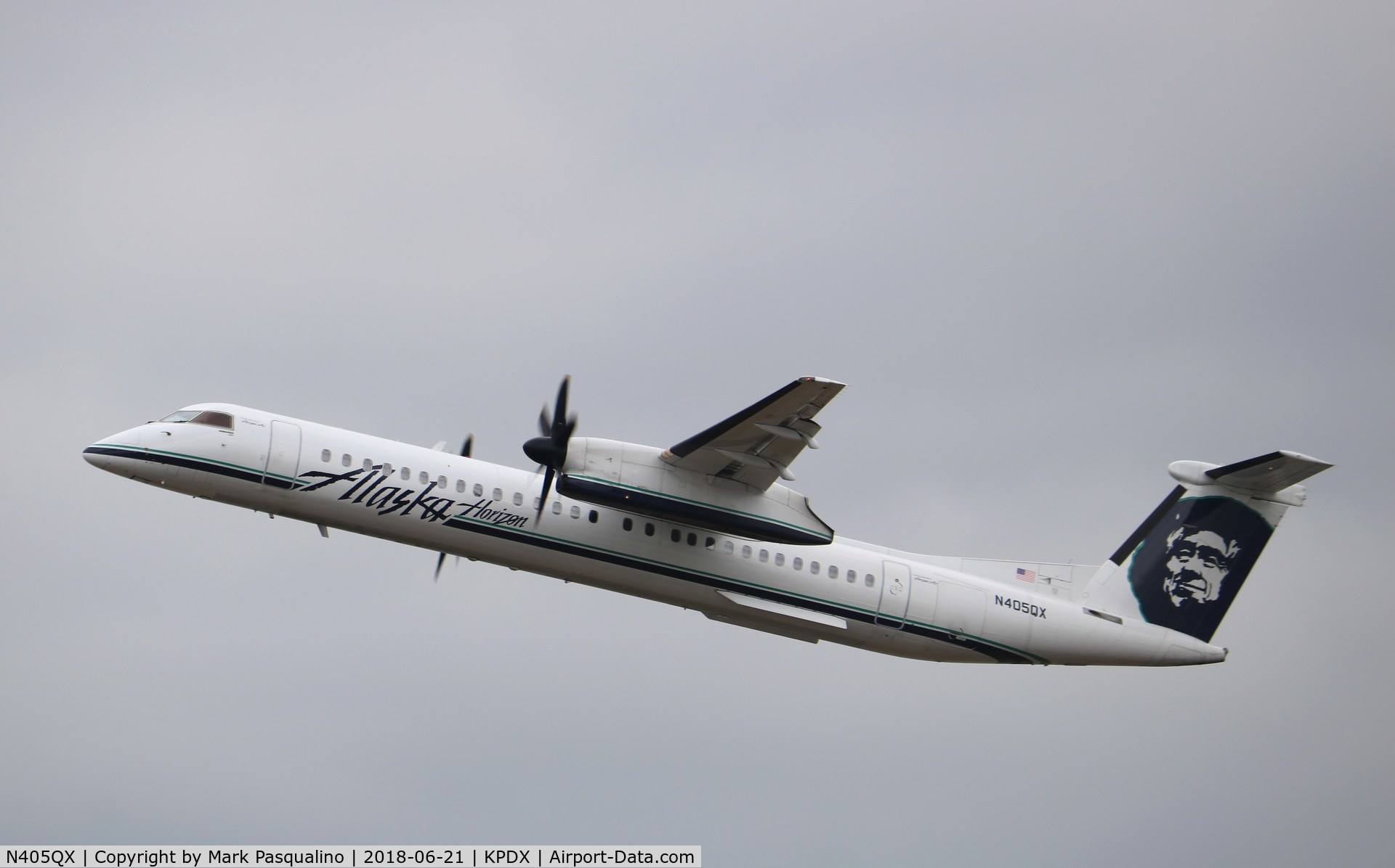 N405QX, 2001 Bombardier DHC-8-402 Dash 8 C/N 4047, DHC-8-402