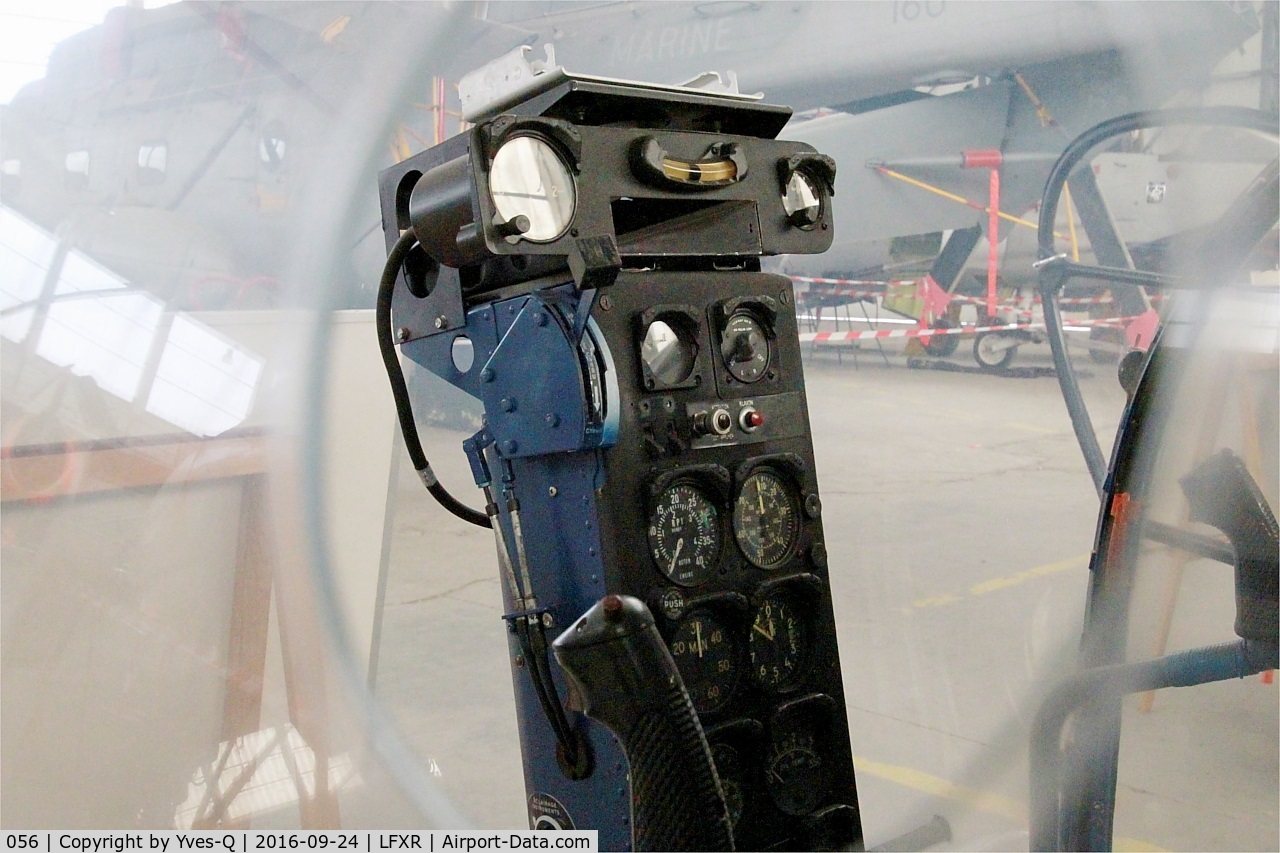 056, Bell 47G-1 C/N 056, Bell 47 G1, Cockpit close up view, Naval Aviation Museum, Rochefort-Soubise airport (LFXR)