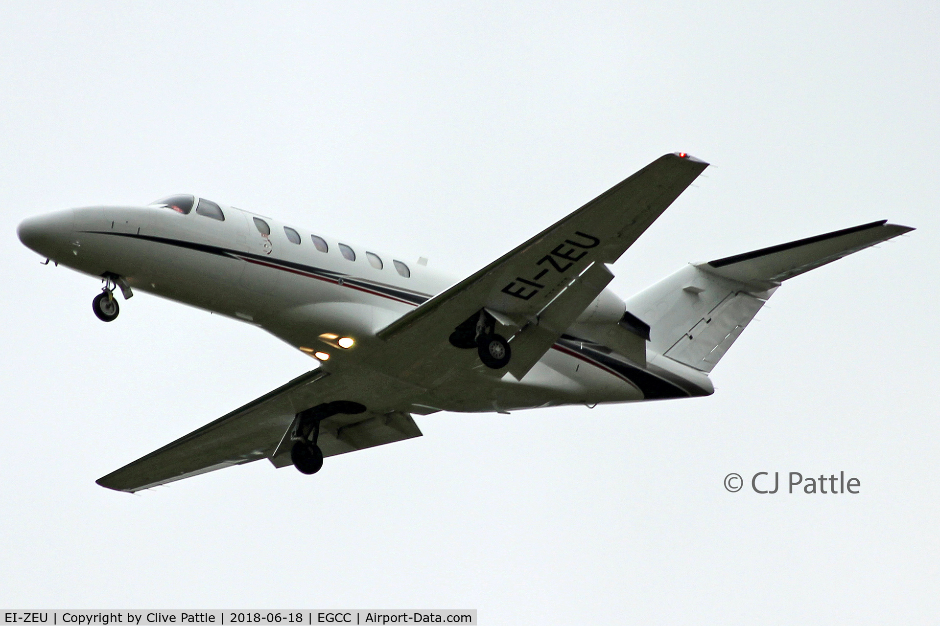 EI-ZEU, 2004 Cessna 525A CitationJet CJ2 C/N 525A-0202, Landing at EGCC