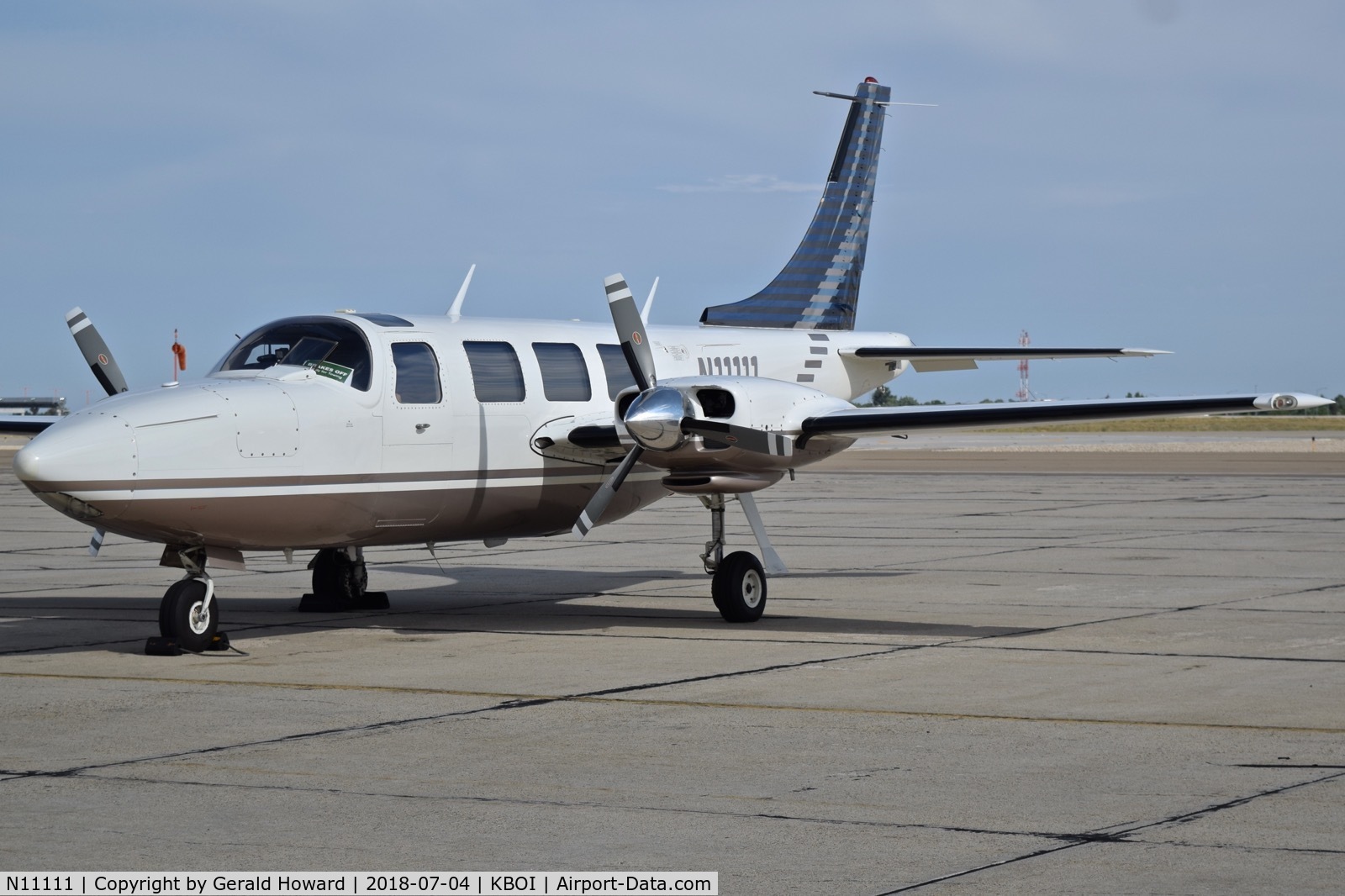 N11111, 1983 Piper PA-60-602P Aerostar C/N 60-8365021, Parked on the south GA ramp.