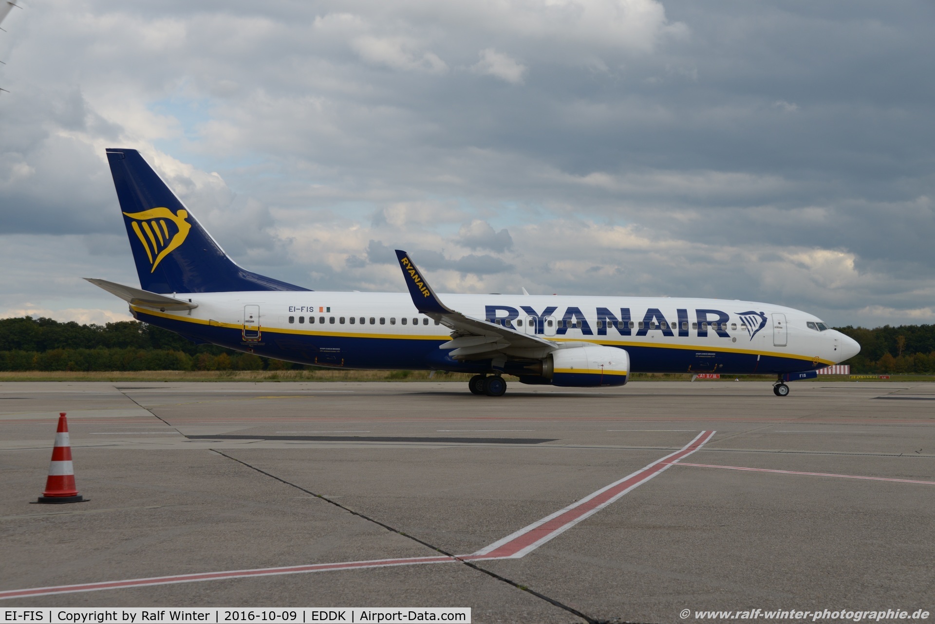 EI-FIS, 2015 Boeing 737-8AS C/N 44704, Boeing 737-8AS(W) - FR RYR Ryanair - 44704 - EI-FIS - 09.10.2016 - CGN