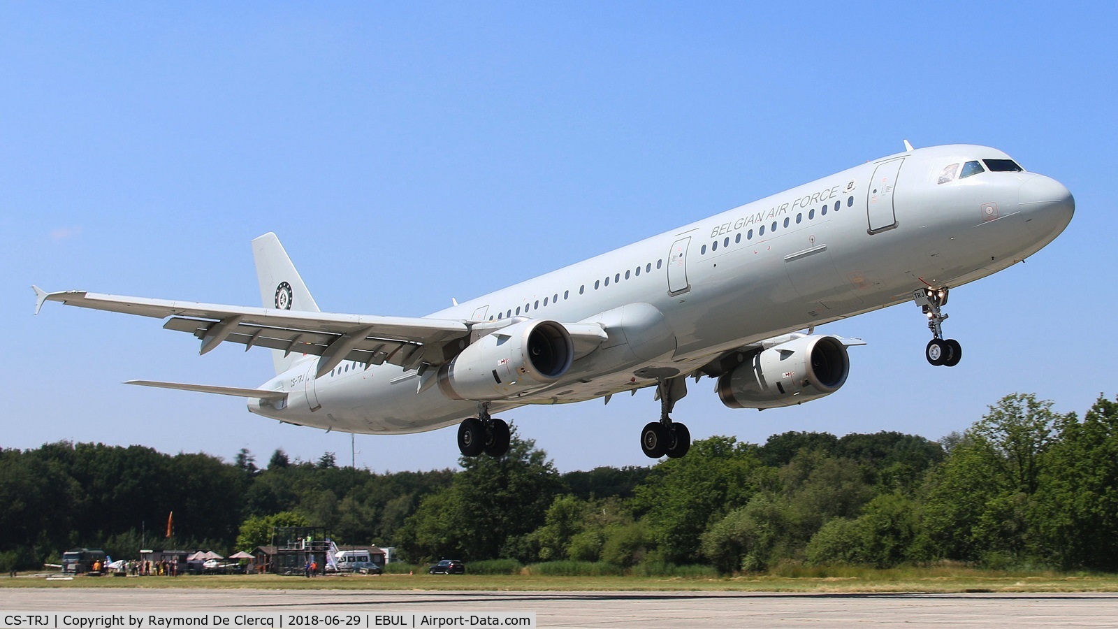 CS-TRJ, 1999 Airbus A321-231 C/N 1004, Landing at Ursel Avia 2018.