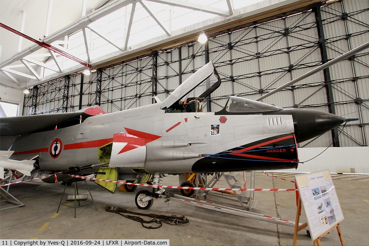11, Vought F-8P Crusader C/N 1228, Vought F-8P Crusader, Naval Aviation Museum, Rochefort-Soubise airport (LFXR)
