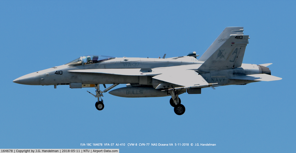 164678, McDonnell Douglas F/A-18C Hornet C/N 1108/C293, On dog leg.