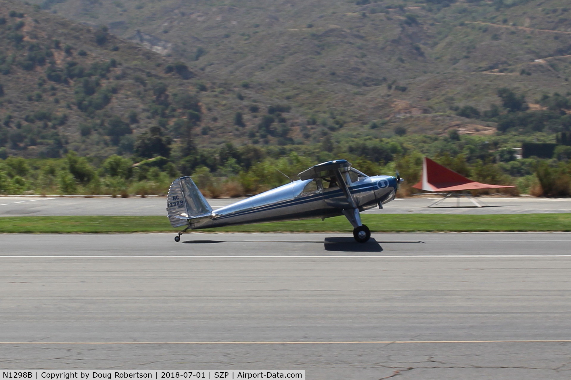 N1298B, 1947 Luscombe 8E Silvaire C/N 5925, 1947 Luscombe 8E SILVAIRE, Continental C85 85 Hp, landing roll Rwy 22