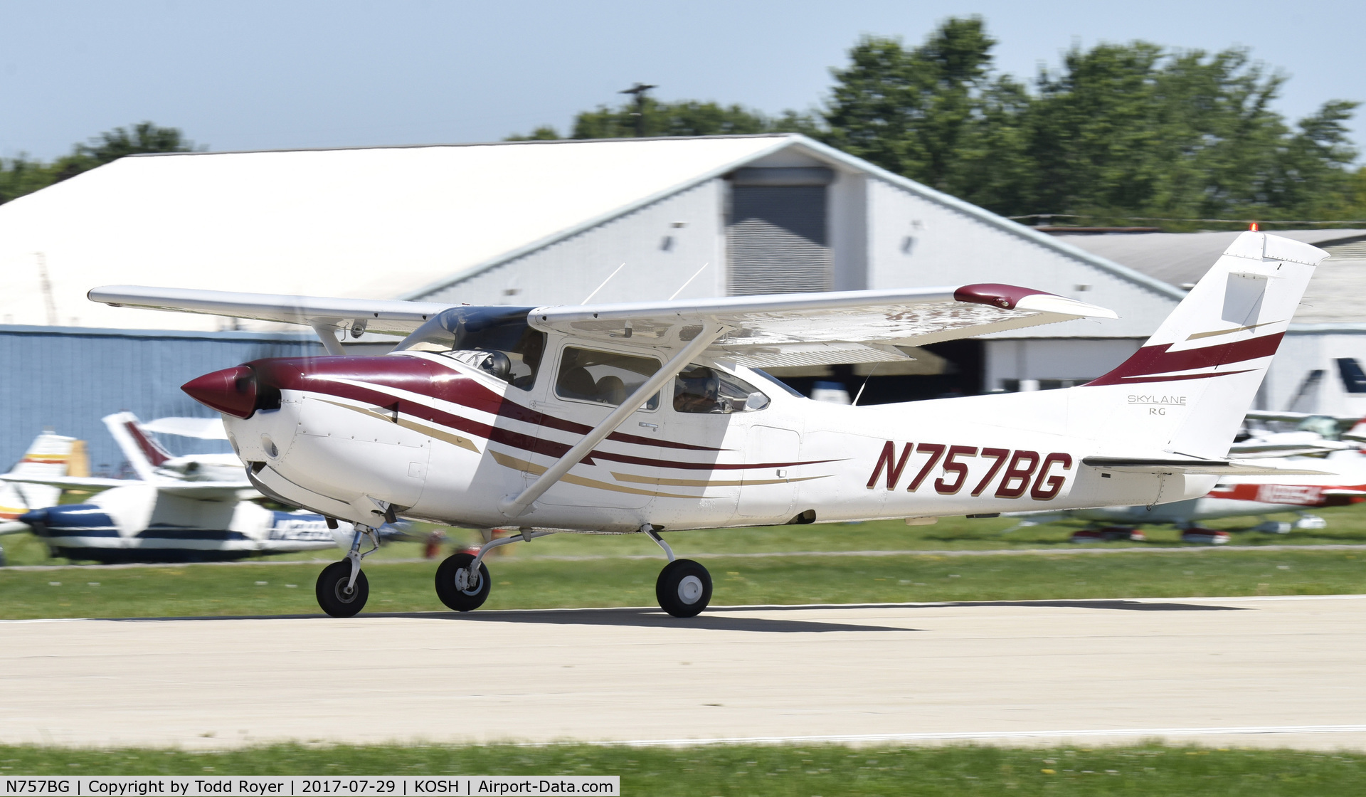 N757BG, 1979 Cessna R182 Skylane RG C/N R18201267, Airventure 2018