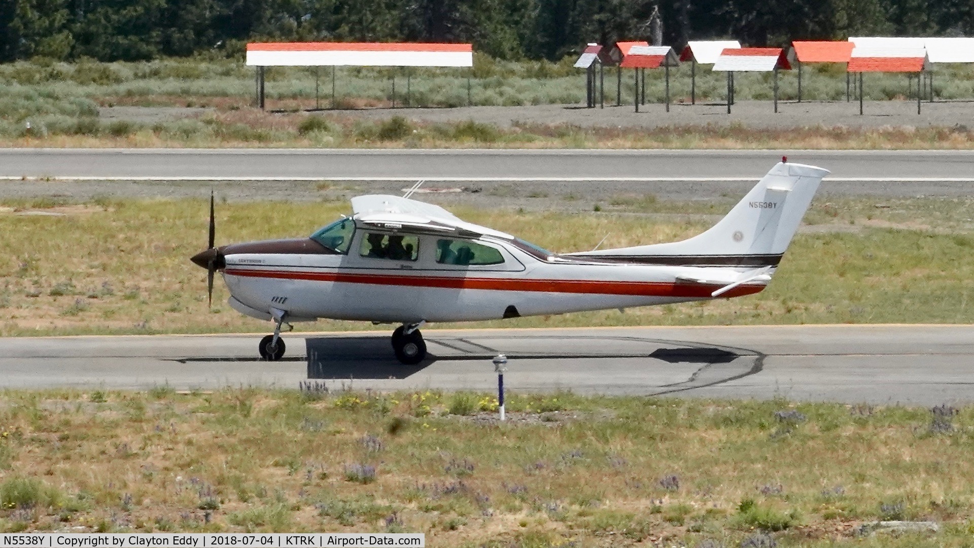 N5538Y, 1981 Cessna T210N Turbo Centurion C/N 21064241, Truckee Airport California 2018.