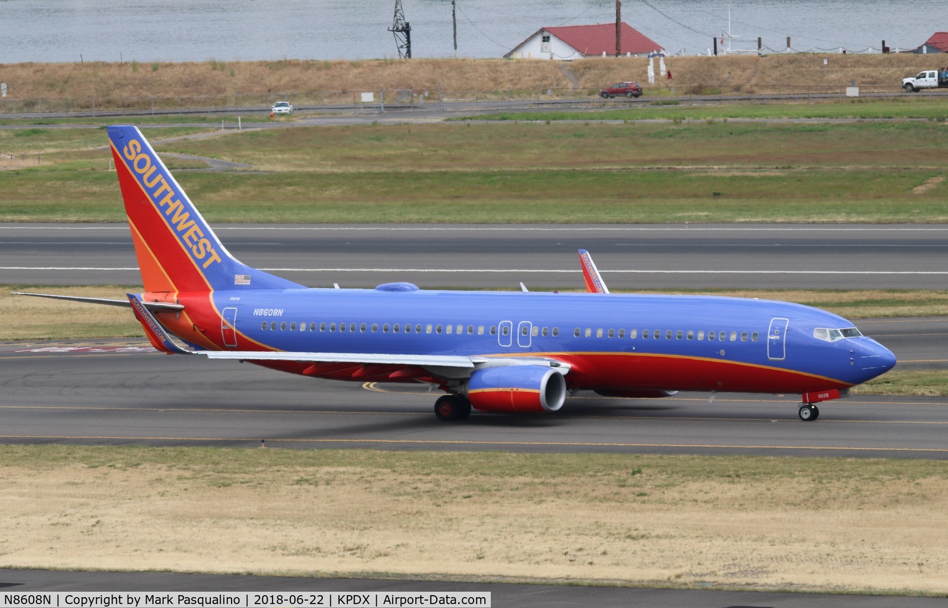 N8608N, 2013 Boeing 737-8H4 C/N 36638, Boeing 737-800