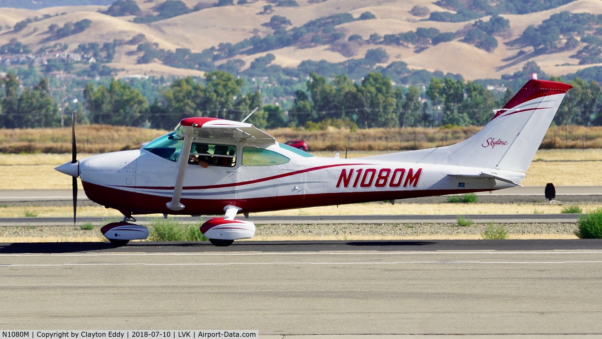 N1080M, Cessna 182Q Skylane C/N 18266034, Livermore Airport California 2018.