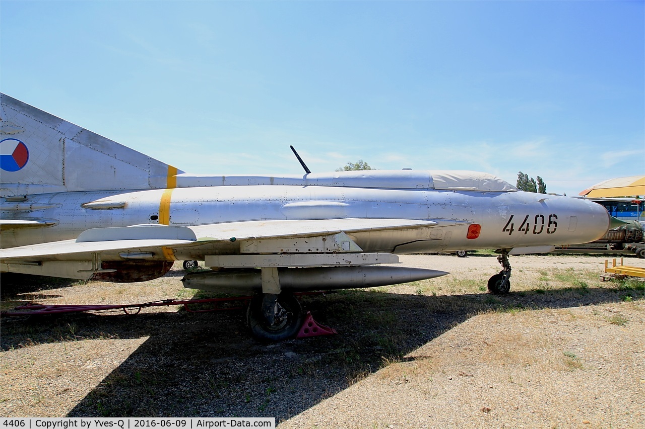 4406, 1966 Mikoyan-Gurevich MiG-21PFM C/N 94A4406, Mikoyan-Gurevich MiG-21PFM, Les Amis de la 5ème Escadre Museum, Orange