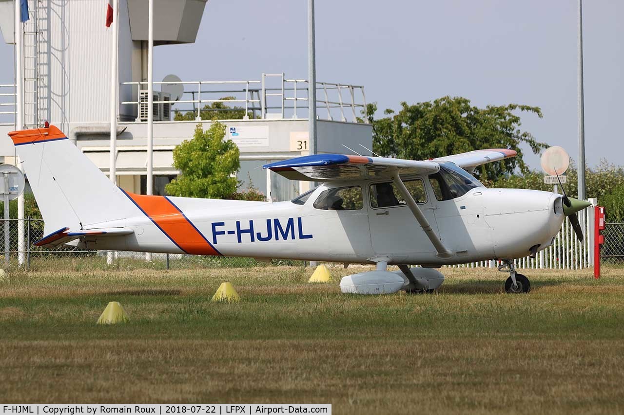 F-HJML, Cessna 172R C/N 17280957, Parked