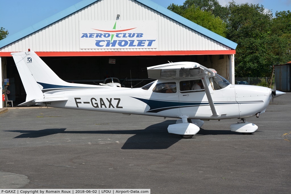 F-GAXZ, 2004 Cessna 172S C/N 172S9643, Taxiing